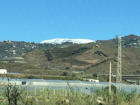 Der erste Schnee in den Bergen
